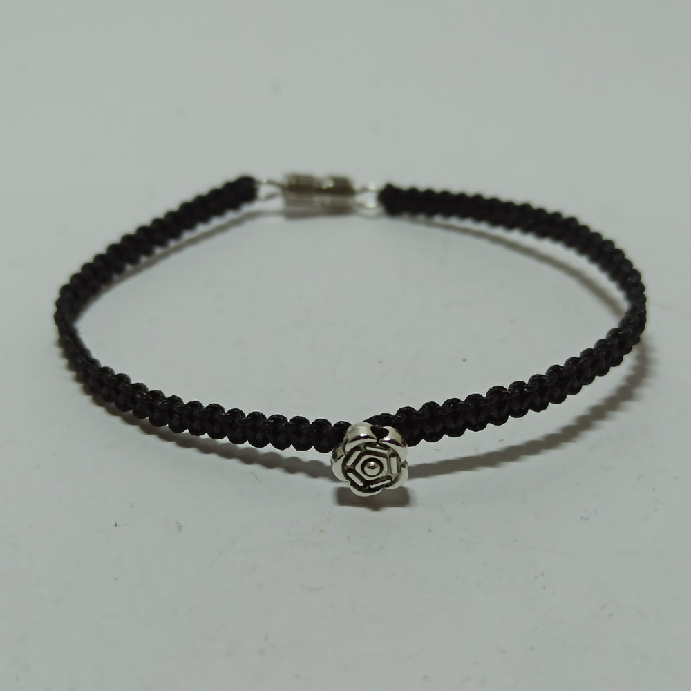 Jewel paracord bracelet with steel rose