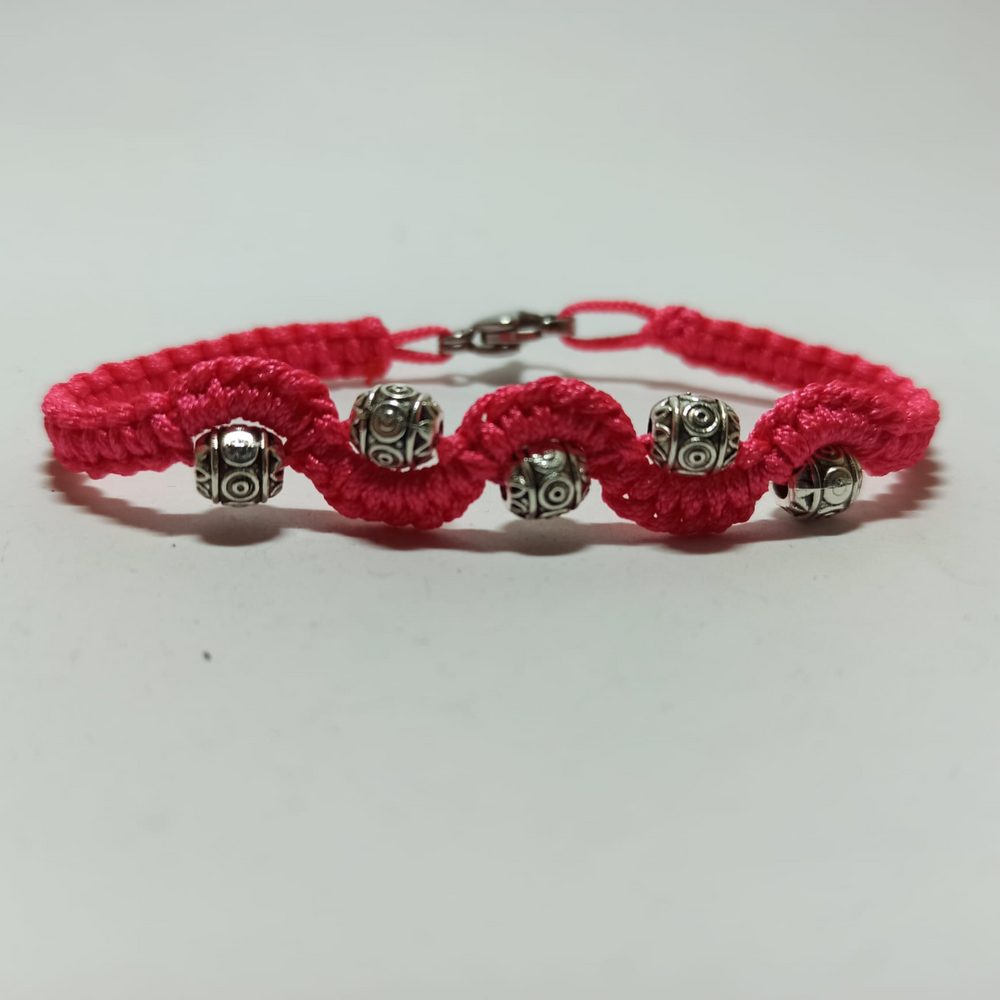 jewel paracord bracelet in polyester wave pattern with steel beading