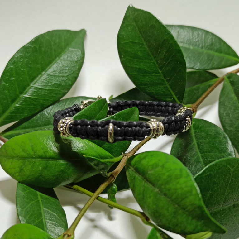 jewel paracord bracelet in waxed cotton with steel beadings