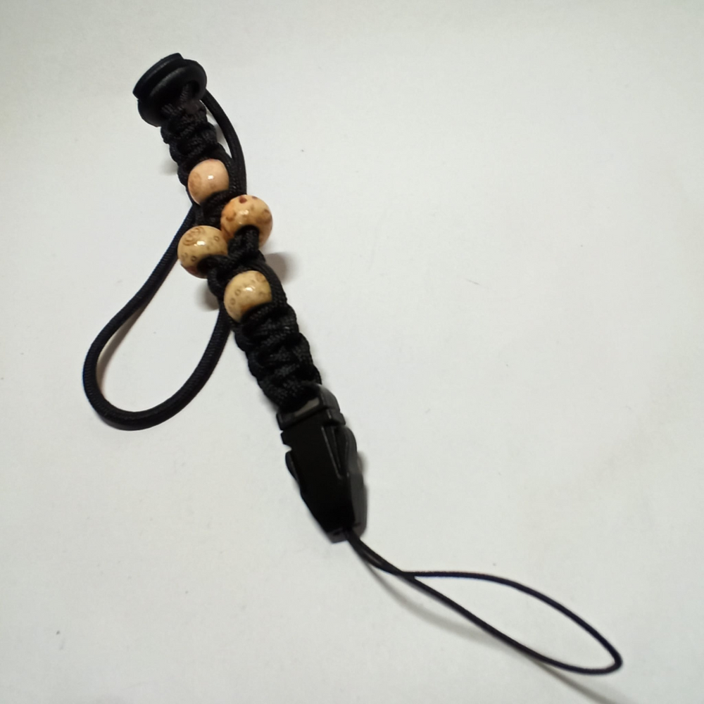 cordino per telefono in paracord con beading in legno