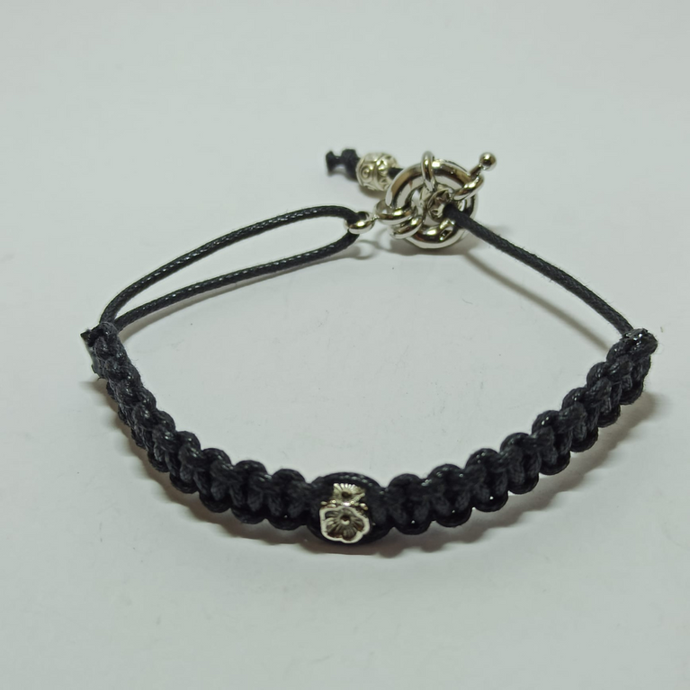 Jewel paracord bracelet with steel rose with loose lace