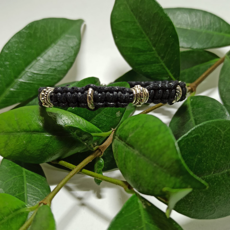 jewel paracord bracelet in waxed cotton with steel beadings