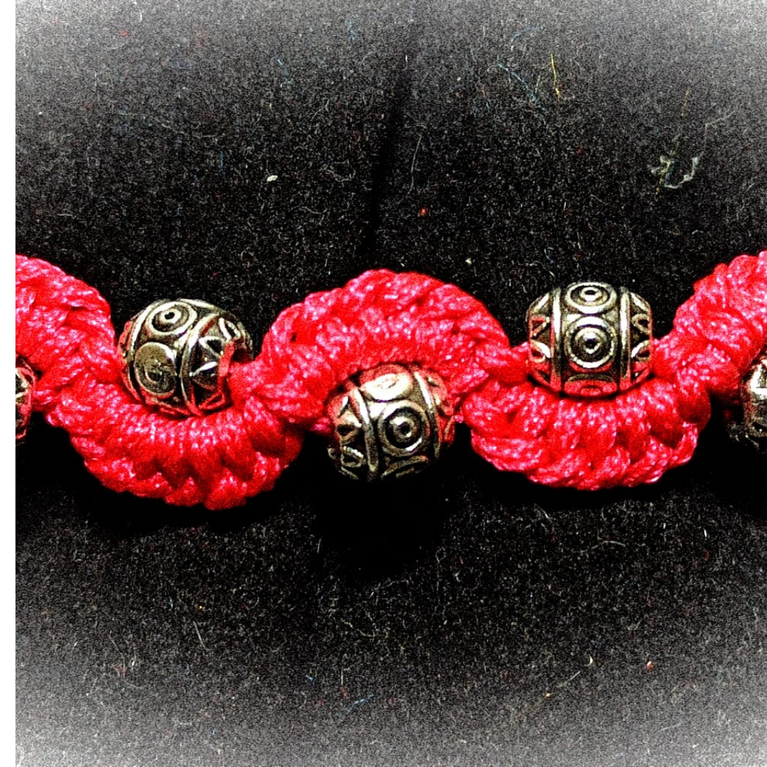 jewel paracord bracelet in polyester wave pattern with steel beading