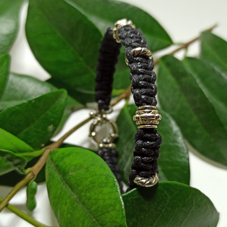 jewel paracord bracelet in waxed cotton with steel beadings