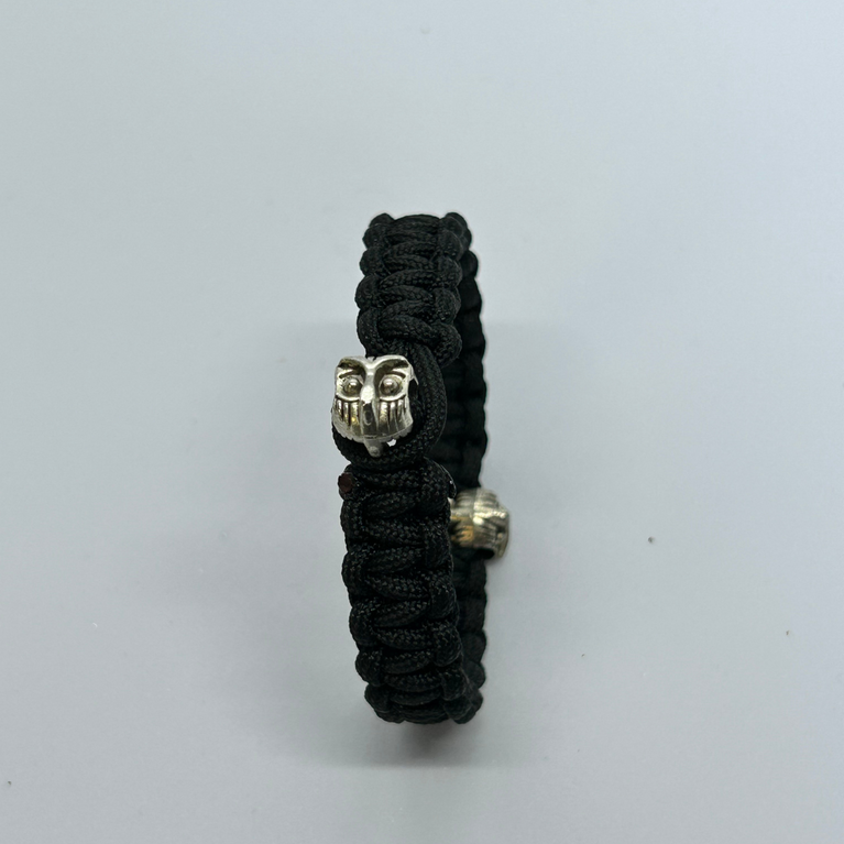 paracord bracelet with steel owl