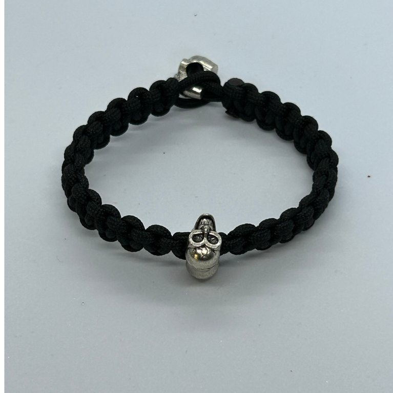 paracord bracelet with steel skull