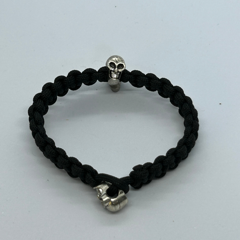 paracord bracelet with steel skull